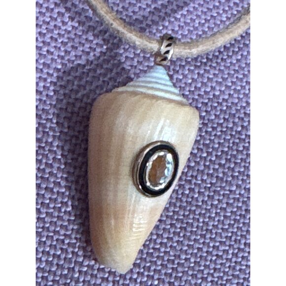 DEZSO BY SARA BELTRÁN Natural Shell Silimanite Necklace in Tan Leather New - Picture 5 of 8